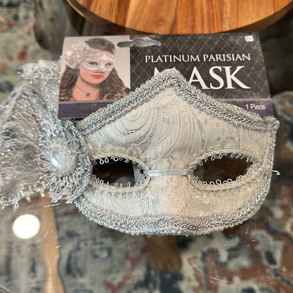 Parisian Mask